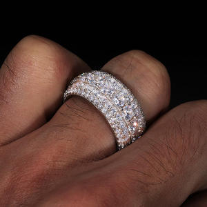 Elegante Anillo Hip Hop de Plata de Ley 925 con Moissanita, Anillo con Incrustaciones de Piedras de Color D VVS1 para Uso Diario - Product Image 2