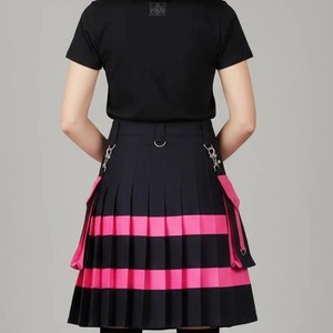 Kilt hybride moderne en tartan plissé en coton avec poches cargo amovibles, sangles latérales, boucles et anneaux - Product Image 3