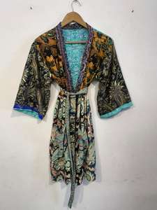 Robe kimono confortable et légère, style hippie, pour l'été, avec empiècements et imprimé floral bohème - Product Image 3