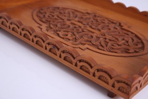 Bandeja de Servir de Madera Hecha a Mano con Diseño Floral Intrincado, Plato Decorativo Elegante de Primera Calidad para el Hogar y la Cocina - Product Image 5
