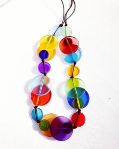 Collier en résine Fleur Éternelle, Pendentif en résine Pétale Épanoui, Collier en résine Éclat de Jardin, Pendentif Souffle Floral, Résine Goutte de Nature - Product Image 3