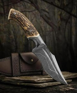 Cuchillo Zombie de Acero de Damasco con Hoja de Punta Caída y Mango de Asta de Ciervo para Uso en Exteriores - Product Image 4