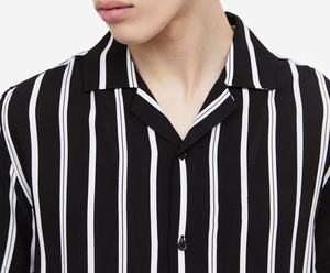 Reasonable Price New Fashion 100% Polyester Satin <b>Short</b> <b>Sleeve</b> Lapel <b>Button</b> <b>up</b> Breathable Formal Style Custom logo Casual Shirt - Product Image 3