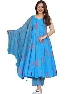 Vestido Anarkali Bandhani Lila Heritage - Elegante Vestido Largo de Maslin para Diwali y Bodas - Product Image 1
