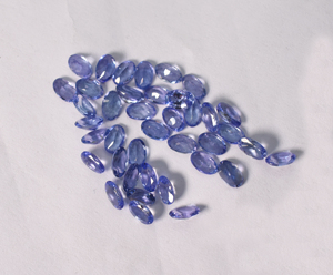 Tanzanite naturelle taille ovale 5x3 mm, pierre précieuse semi-précieuse calibrée pour la fabrication de bijoux - Product Image 4