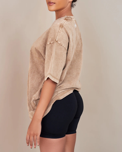 T-shirt oversize pour femme en jersey simple 100 % coton premium, 240 GSM, délavé à l'acide, épaules tombantes, plusieurs couleurs – Meilleures ventes - Product Image 2