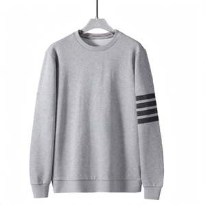 เสื้อสเวตเชิ้ตผู้ชายผ้าคอตตอนเทอร์รี่ คอกลม แขนยาว ลายทางสี่เส้น ทรงหลวม ใส่สบาย สำหรับฤดูใบไม้ร่วง เสื้อสเวตเชิ้ตเนื้อหนา สไตล์ลำลอง - Product Image 6