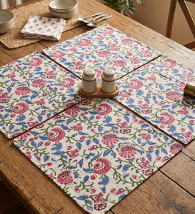 Servilletas de Mesa Reutilizables Ecológicas Hechas a Mano 100% Algodón con Estampado Floral Cuadrado Rosa, Estilo Cottage Core Farmhouse - Product Image 1