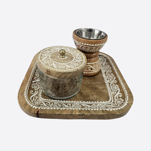 Ensemble brûle-encens en bois style bohème sur plateau carré avec motifs floraux blancs peints à la main, coupelle en métal et pot de rangement en acrylique - Product Image 2