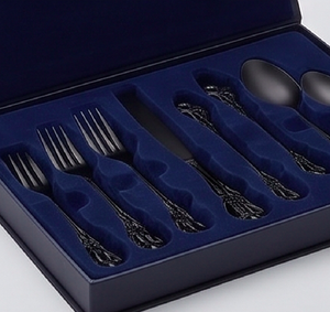 Ensemble de couverts noirs luxueux, élégants en acier inoxydable, au design raffiné, pour les dîners, les fêtes, les mariages, les cadeaux, la présentation sur la table. - Product Image 5