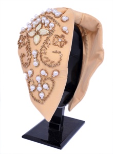 Serre-tête léger et confortable à fleurs rouges perlées pour femmes et filles, fait main, large, avec nœud et broderie dorée 2026 - Product Image 2