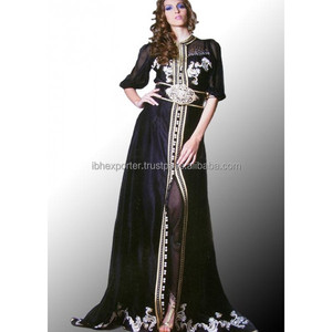 Caftan noir à manches courtes avec broderie et ceinture pour les femmes à la mode à Dubaï - Product Image 1