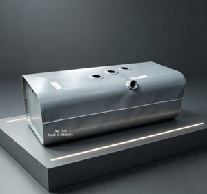 ถังน้ำมันดีเซลแบบตะวันออกพรีเมียมสำหรับรถฮีโน่ ซีรีส์ 300 500 และ 700 - Product Image 1