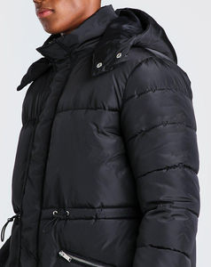 Veste longue matelassée pour homme avec logo personnalisé, style streetwear, capuche amovible, design OEM, manteau chaud en polyester - Product Image 3