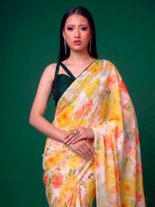 Sari en soie satinée ethnique traditionnel indien à imprimé floral pour les occasions décontractées et les événements festifs pour femmes, tenue élégante et tendance - Product Image 4