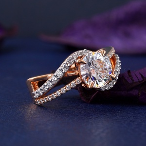 Bague de fiançailles Rudakiya Brothers avec diamant brillant de 1,51 carat cultivé en laboratoire, en or rose 14 carats, avec bande pavée à double sangle, clarté VS1, IGI - Product Image 4