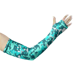 Manchons de bras de performance 100 % polyester, sans couture, à fusion dégradée, motif camouflage bleu, équipement de cyclisme sur route, fabriqué au Pakistan - Product Image 6