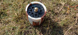 Brûleur d'encens Bakhoor en résine artisanale Oud Royale pour une décoration festive haut de gamme - Product Image 5