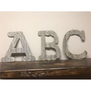Letra U de Acero Galvanizado Vintage, Inicial Metálica 3D Grande para Colgar en la Pared, Alfabeto Decorativo Rústico para Letreros con Nombres DIY - Product Image 3