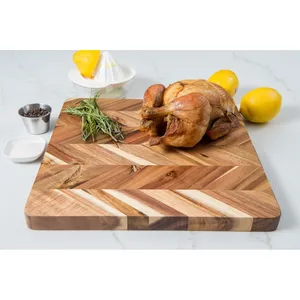 Planche à découper ronde en bois artisanale avec support pour couteau, écologique, compatible lave-vaisselle, pièce unique pour la cuisine - Product Image 3