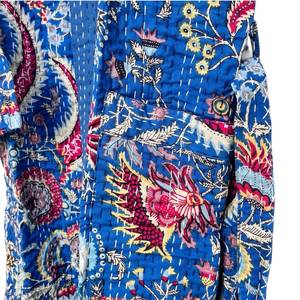 Robe indienne matelassée unisexe longue 100% coton, veste florale Kantha, doublure respirante et écologique, fermeture à ceinture, vêtements d'hiver et de plage - Product Image 3