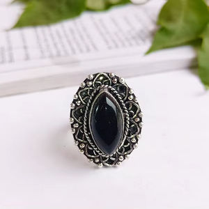 Bague en onyx noir naturel plaqué argent sterling pour femme, pierre précieuse certifiée IGI, design vintage, sans nickel, bijou unique fait main - Product Image 1