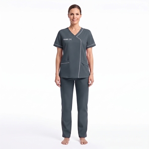 Uniforme Médico Personalizado para Mujer, Cuello en V, Manga Corta, Poliéster y Elastano, Ribete en Contraste, Bolsillos Delanteros, Ropa de Trabajo para el Sector Sanitario - Product Image 1