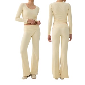 Pantalones de yoga acampanados OEM personalizados para mujer 2026, leggings de yoga con control de abdomen, pantalones de entrenamiento de pierna ancha, venta al por mayor de fábrica - Product Image 2