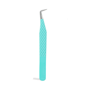 Pince à cils ergonomique en L, bleu clair texturé, antidérapante, pour extensions de cils, marque privée, vente en gros - Product Image 1