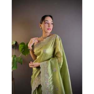 Beau Saree à broderie multi-fils avec séquence de travail Robes élégantes - Product Image 4