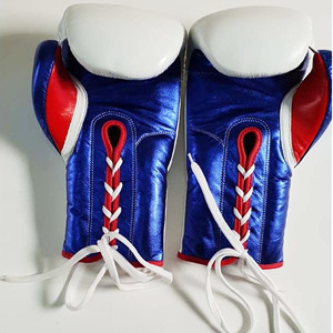 Gants de boxe pour hommes en cuir de vachette bleu brillant texturé avec lacets bicolores, couleurs personnalisables, gants de sport quatre saisons - Product Image 2