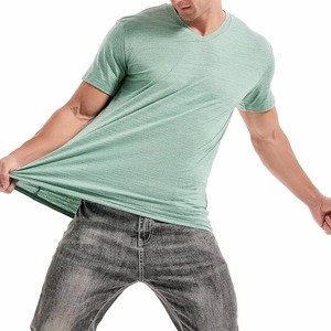 T-shirt imprimé avec logo personnalisé, fabricant OEM ODM en Chine, fournisseur de t-shirts streetwear haut de gamme à épaules tombantes - Product Image 3