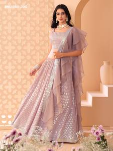 ชุดเลเฮนกา-โชลีทรงเอไลน์สีชมพูอ่อน ผ้าจอร์เจตต์สวยงาม ประดับด้วยดิ้นปักลายทั่วทั้งตัว แบบกึ่งสำเร็จรูป ผู้ส่งออกจากอินเดีย - Product Image 5