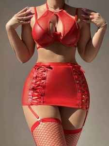 Ensemble jupe mini à carreaux noire en spandex/polyester pour femme avec bas résille, soutien-gorge halter respirant, grandes tailles - Product Image 3