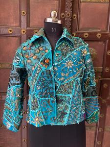 Veste Kantha brodée à la main en turquoise, imprimée au bloc, patchwork, perlée, pour femme, manteau d'hiver, style bohème ethnique, vêtement d'extérieur - Product Image 1