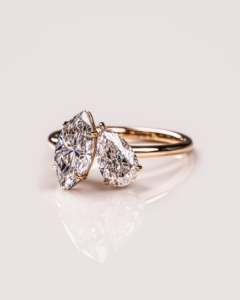 Bague de fiançailles de luxe en or pur 14 carats certifiée IGI 2026, avec deux diamants de laboratoire taille marquise et poire Toi et Moi, pour elle - Product Image 3