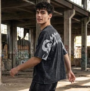 Camiseta de manga corta con cuello redondo y estampado de manos de calavera Pray 4 Love para hombre, estilo urbano, tela de jersey transpirable y ecológica - Product Image 3