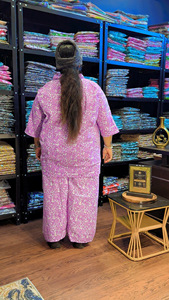 ชุดเซ็ตทำงานผู้หญิง ผ้าฝ้ายแท้ พิมพ์ลายดอกไม้ |   เสื้อครอปและกางเกงเหนือเข่า |   ระบายอากาศได้ดี |   ไซส์ S-10XL - Product Image 2