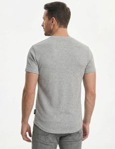 T-shirt pour homme à imprimé graphique, coton doux, style streetwear, vêtements décontractés, impression de logo personnalisée, fabricant de vêtements au Bangladesh - Product Image 3
