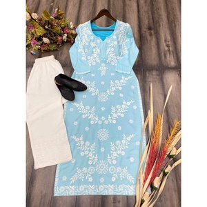 TRENDING RAYON FIL DE COTON BRODERIE TOP DE TRAVAIL AVEC PALAZZO SKY AVEC BLANC - Product Image 3