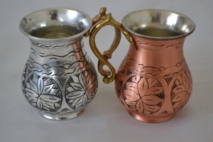 Taza de Cobre Grabada de Diseño Tradicional, Ideal para Servir Té, Café, Cerveza, y para Uso en el Hogar, Comedor o Bar - Product Image 3