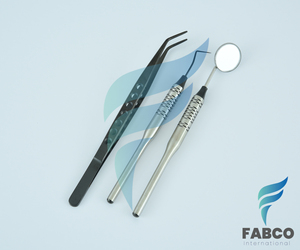 ชุดตรวจทางทันตกรรม FABCO 3 ชิ้น ประกอบด้วย คีม กระจก และเครื่องมือสำรวจ พร้อมด้ามจับแบบมีลาย  วัสดุสีเงิน  เครื่องมือผ่าตัดแบบใช้มือ  ระดับ Class I ได้รับการรับรองมาตรฐาน CE - Product Image 1