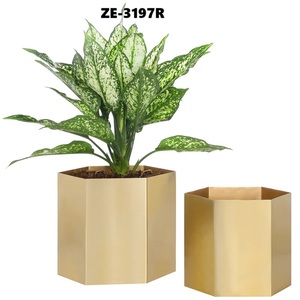 Vase à fleurs en métal haut de gamme fait main, centre de table pour banquet, décoration florale moderne en métal moulé pour événements et fêtes - Product Image 6