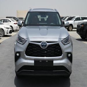 รถยนต์โตโยต้าแลนด์ครุยเซอร์ ไฮแลนเดอร์ ฟอร์จูนเนอร์ SUV ขับเคลื่อนสี่ล้อ เบาะหนัง ภายในสีเข้ม ยาง R16 ใหม่เอี่ยม มีสินค้าพร้อมส่งออก - Product Image 4