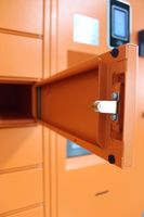 Colis articles intelligents emballage casier d'armoire en acier laminé à froid en métal avec serrure renforcée pour Solution de dernier mile