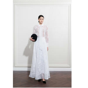 Blouses et chemises pour femmes de haute couture, support ODM, HAUTE LACE TOP FLORAL, coupe ajustée, en dentelle résille, élégantes, WhiteAnt - Product Image 1