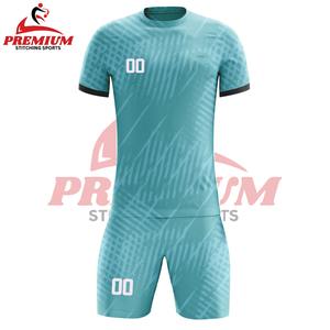 Tenues de football personnalisées avec logo, anti-bactériennes, anti-UV, haute qualité, en polyester respirant à manches courtes et col rond pour club - Product Image 2