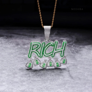 Colgante RICH Money Bag – Moissanita que brilla en la oscuridad, Plata 925, Colgante de Dinero con Brillo Oculto para Noches Neón – Ambiente Lujoso - Product Image 4