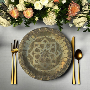 Plateau décoratif de mariage de couleur personnalisée le plus vendu plateau de service gravé Mandala en aluminium fabriqué à la main pour la maison - Product Image 4