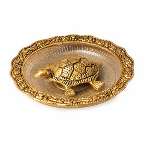 Assiette décorative en métal doré gravé de luxe avec centre en verre |   Plateau de service rond écologique pour la décoration de la maison et les cadeaux - Product Image 2